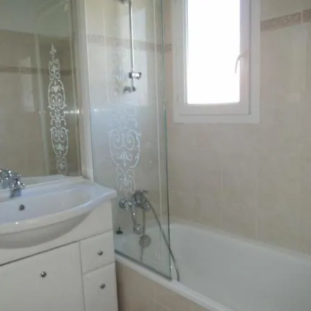 Appartement Appartement Sainte-Maxime, 3 pièces, 6 personnes - FR-1-226-231
