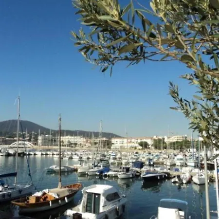 Appartement Appartement Sainte-Maxime, 3 pièces, 6 personnes - FR-1-226-231 *